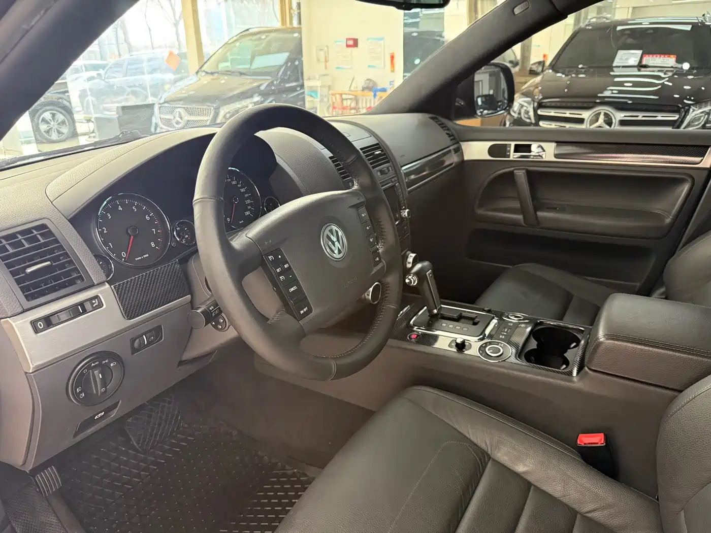 Volkswagen Touareg 2010 3.6 Limited Top Edition фото 8
