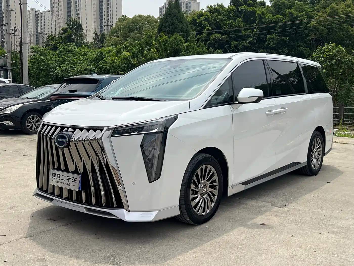 GAC Trumpchi Trumpchi M8 2023 Model Master Series Hybrid Royal Edition