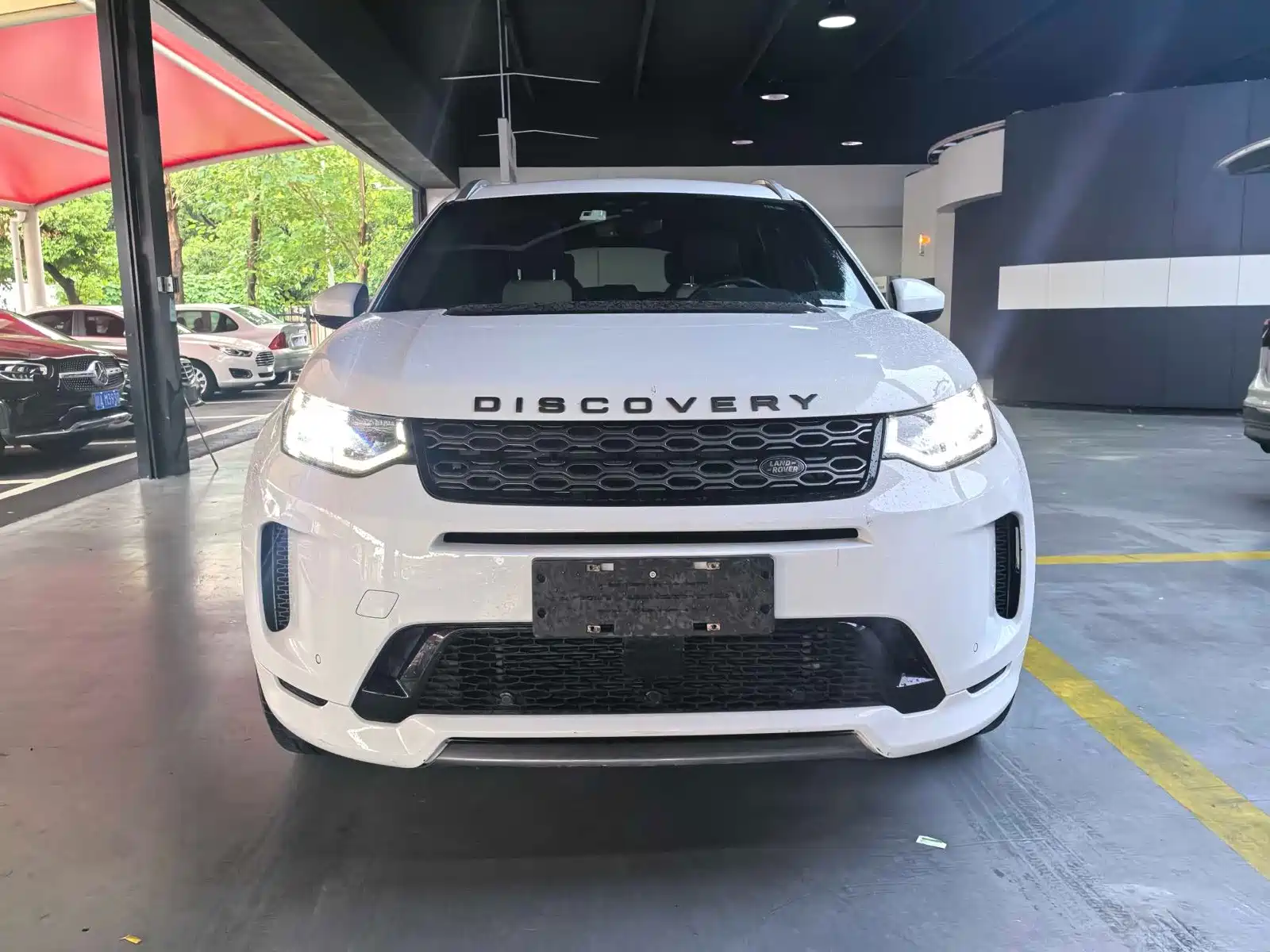 Photo 2 - Land Rover Discovery Sport PHEV