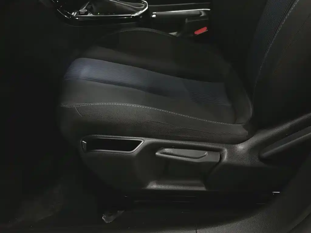 Peugeot 308 2016 230THP Automatic Luxury фото 20