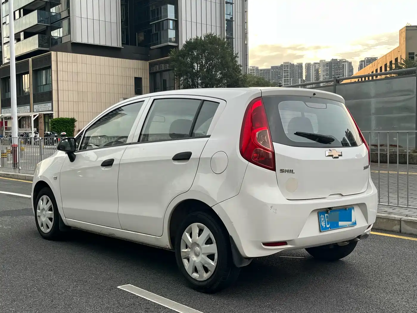 Chevrolet Sail 2014 2013 Hatchback 1.2L AMT Ideal Edition