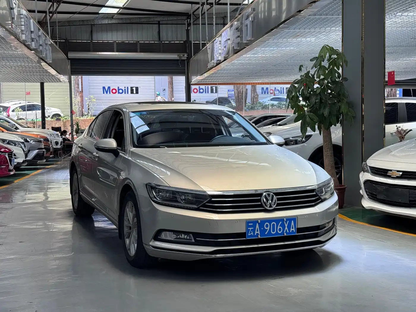 Volkswagen Magotan 2019 330TSI DSG Luxury Class China VI фото 3