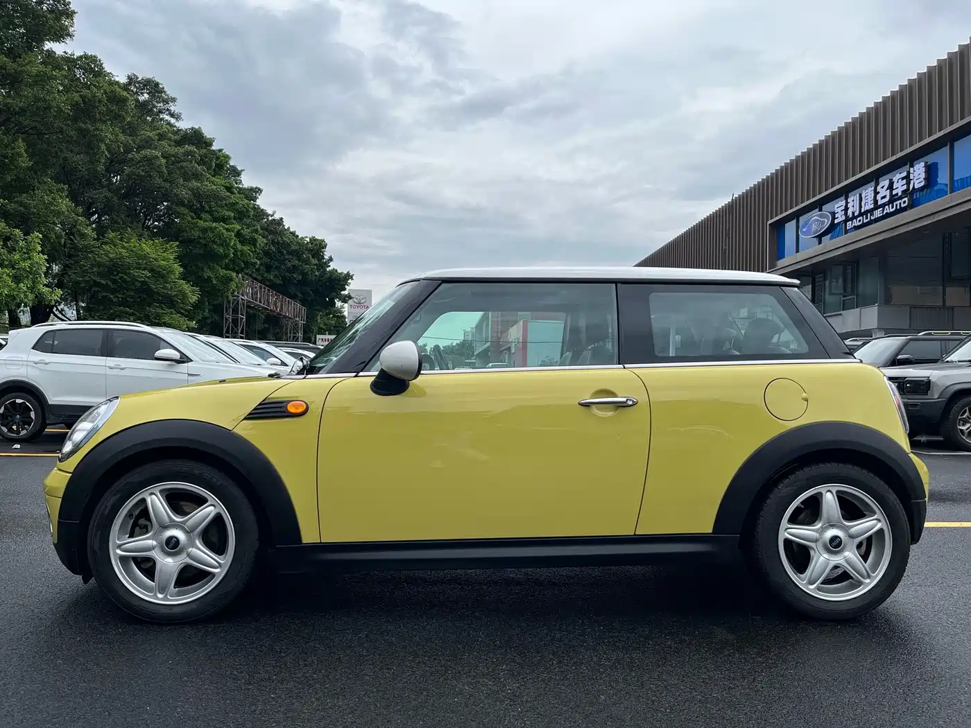 MINI MINI 2010 2010 1.6L COOPER 50 Mayfair