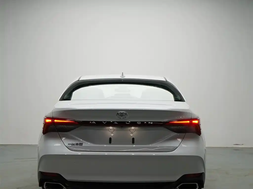 Фото 17 - Toyota Avalon