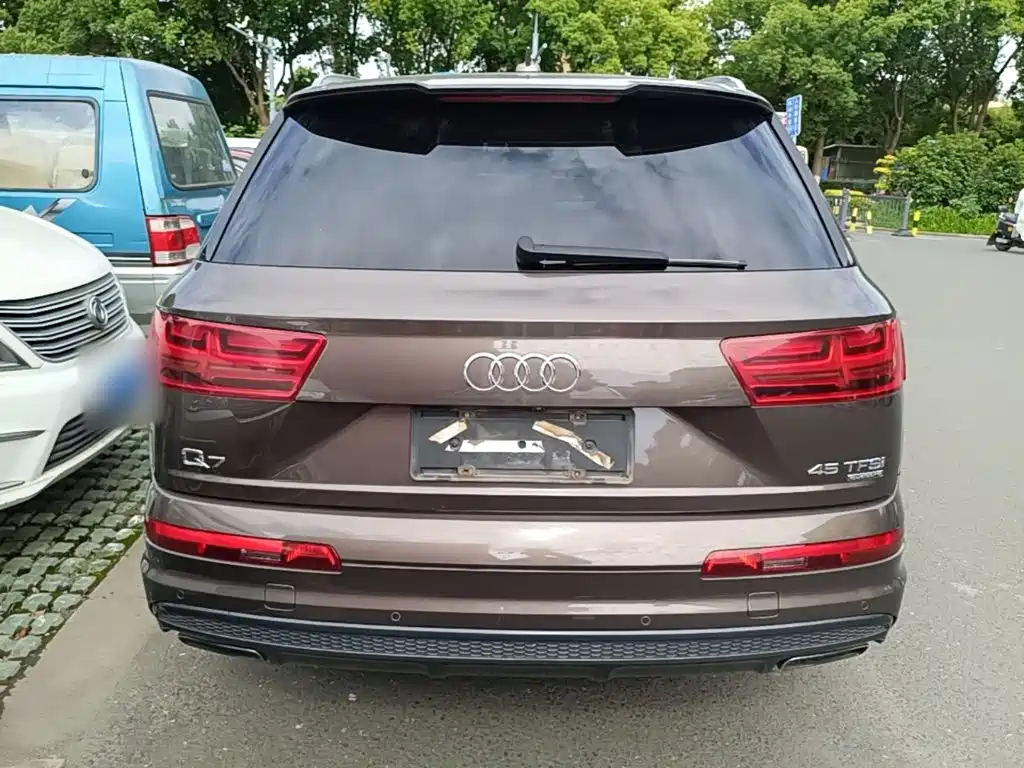 Photo 4 - Audi Q7