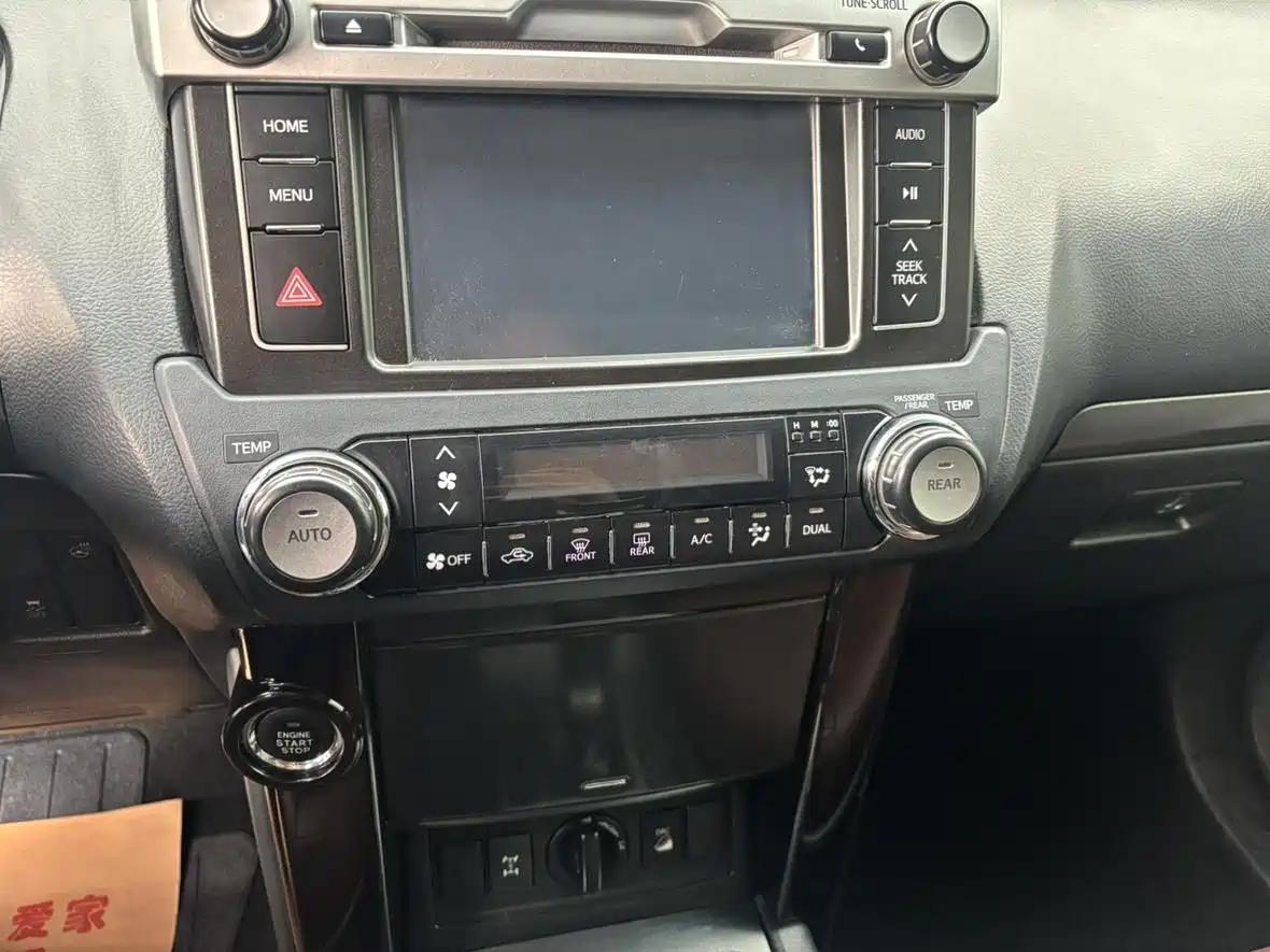 Фото 24 - Toyota Prado