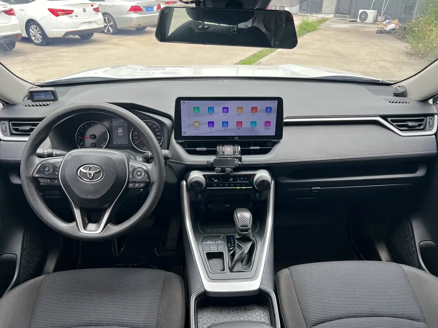 Toyota RAV4 Rongfang 2022 2.0L CVT 2WD Urban Edition фото 5