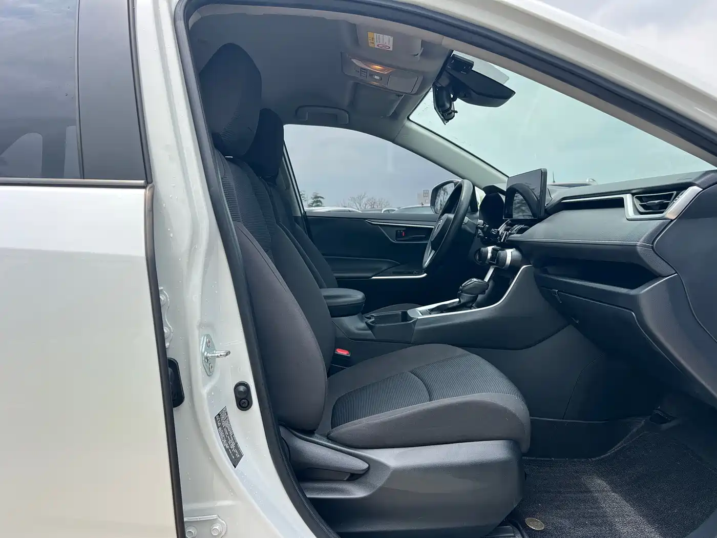 Toyota RAV4 Rongfang 2022 2.0L CVT 2WD Urban Edition фото 7