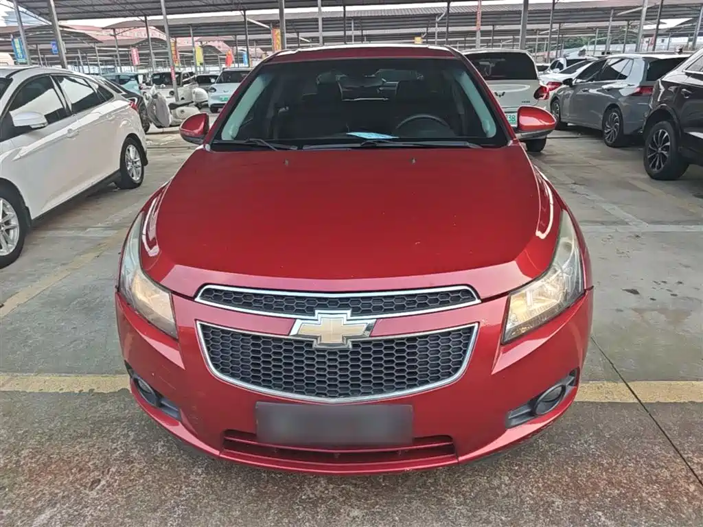 Chevrolet Cruze 2013 Hatchback 1.6L Automatic Luxury фото 3