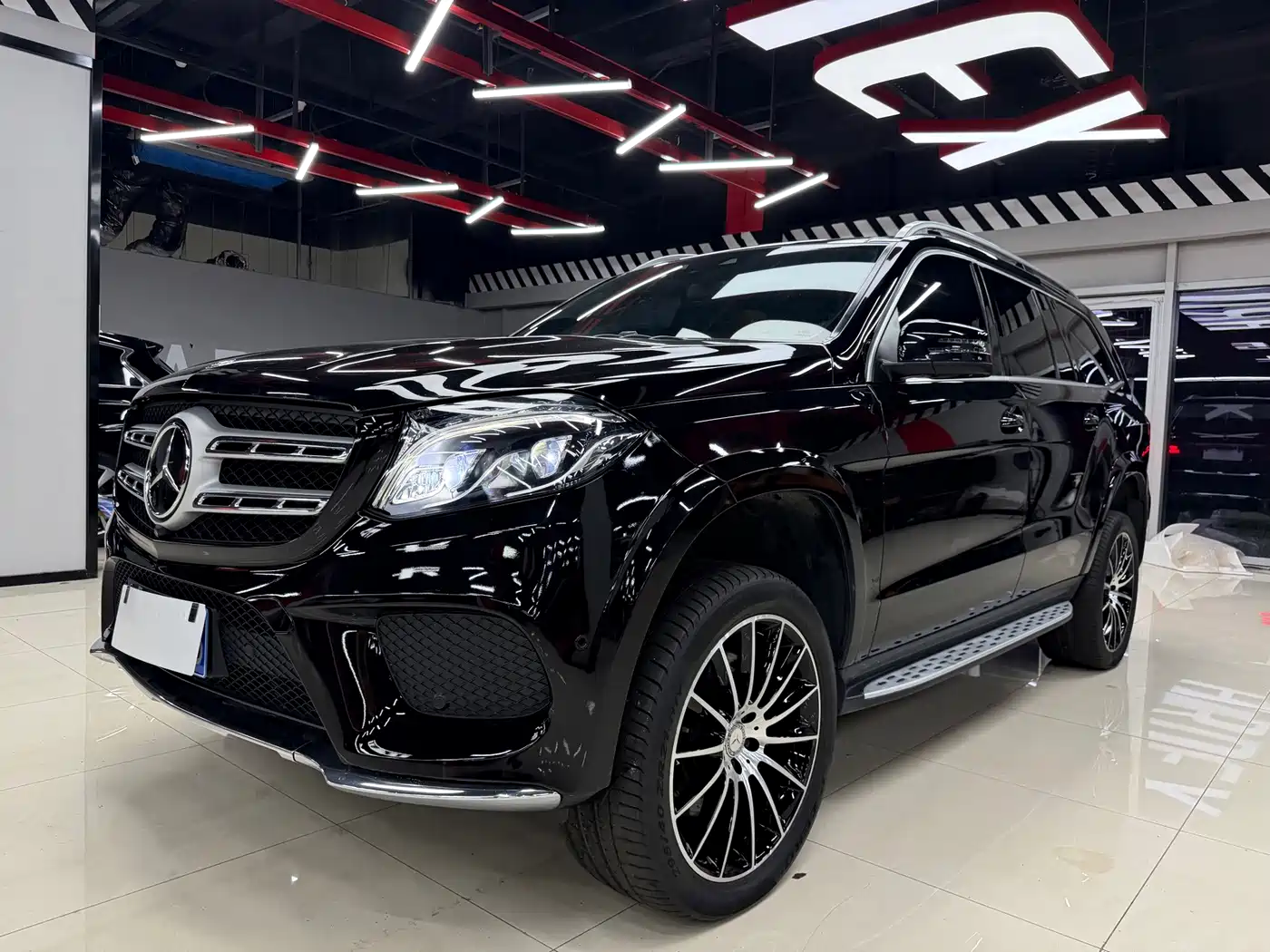 Photo 8 - Mercedes-Benz GLS