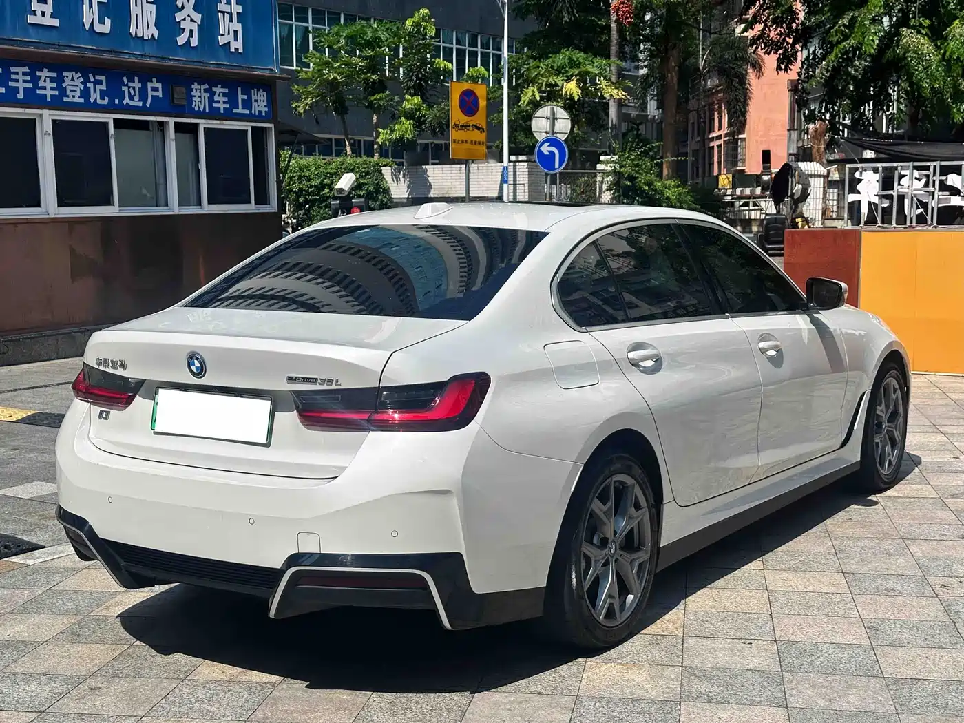 BMW i3 2024 eDrive 35 L фото 7