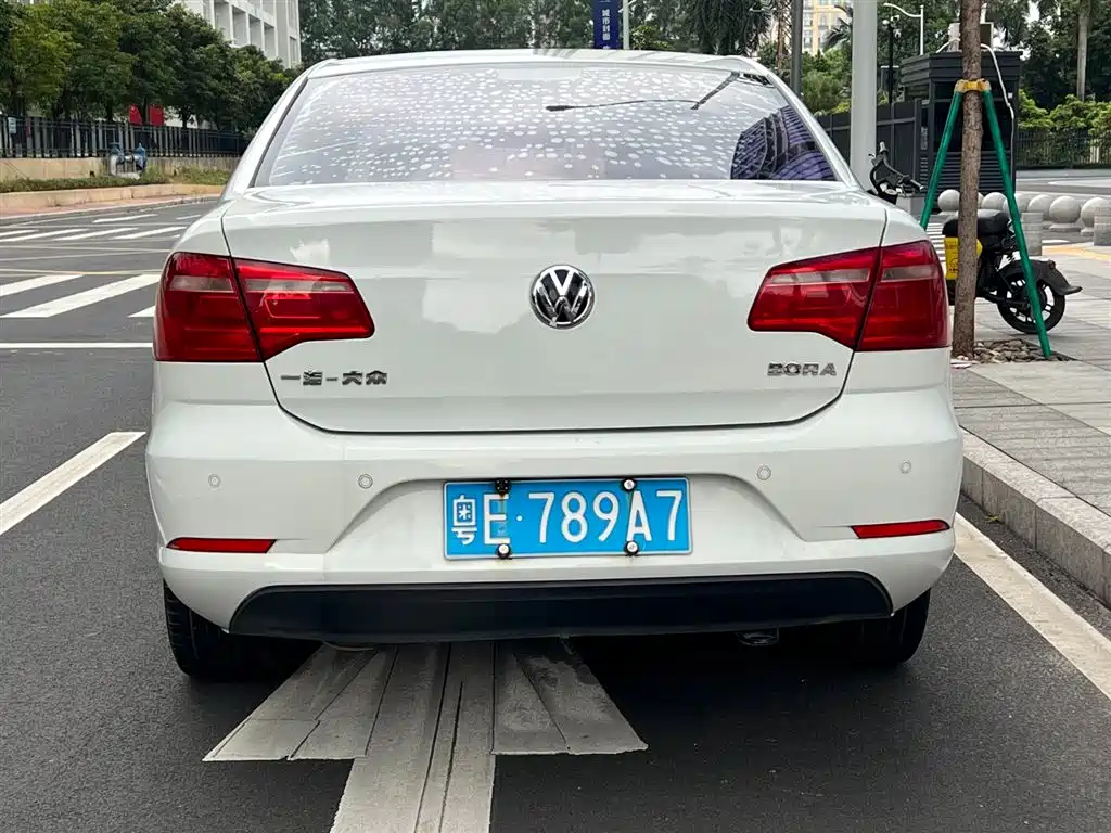 Volkswagen Bora 2015 Quality Edition 1.6L Automatic Fashion фото 25