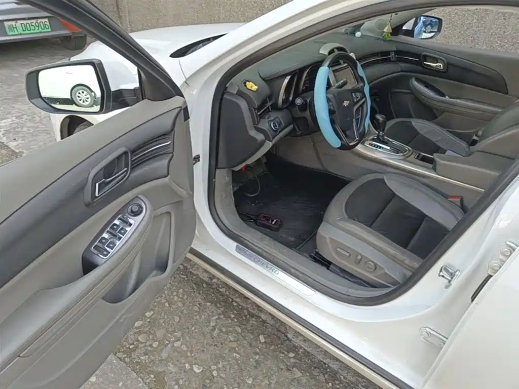 Chevrolet Malibu 2014 2.0L Automatic Luxury фото 16