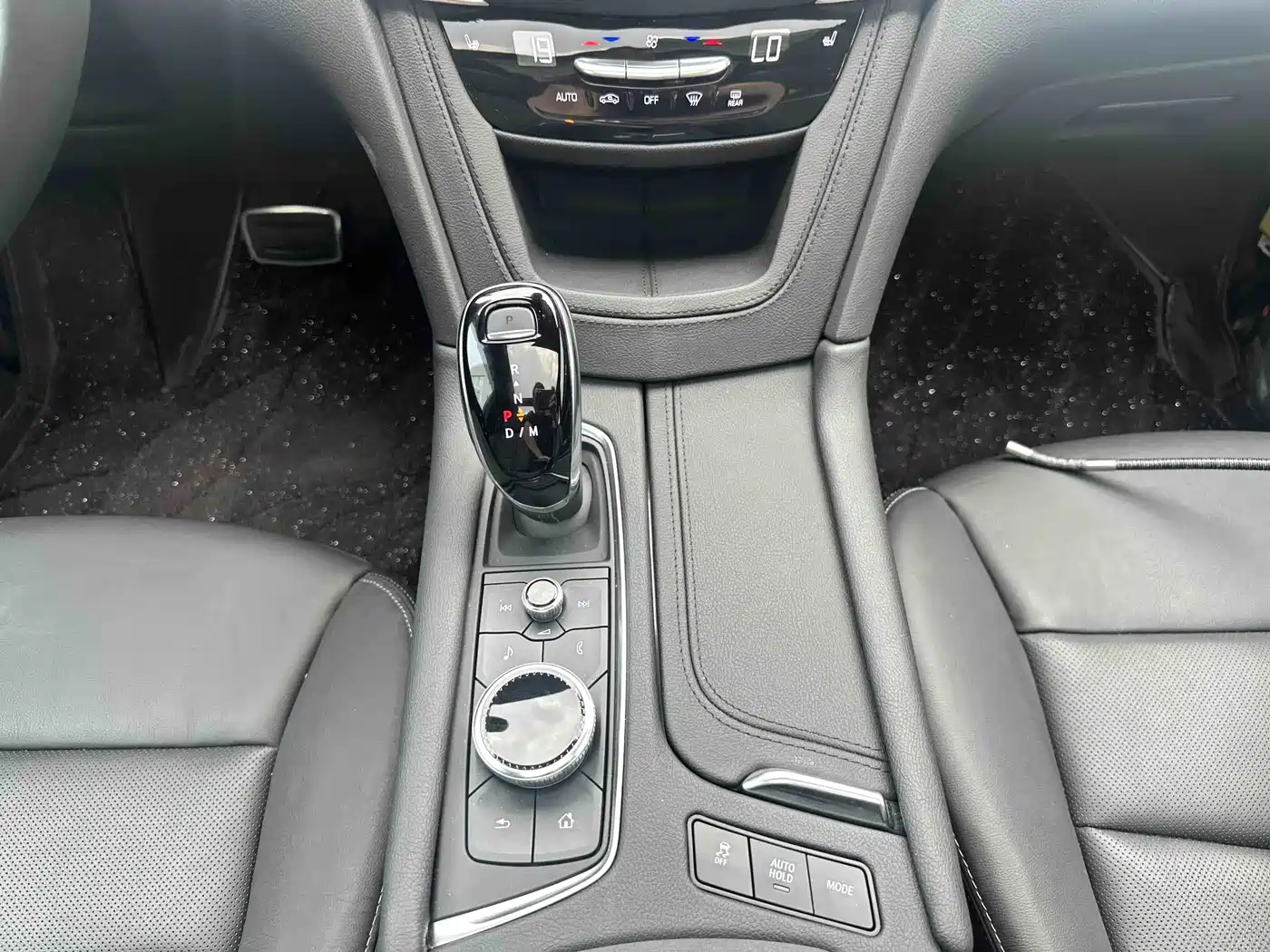 Cadillac XT5 2022 2.0T AWD Luxury (Hummingbird Edition) фото 17