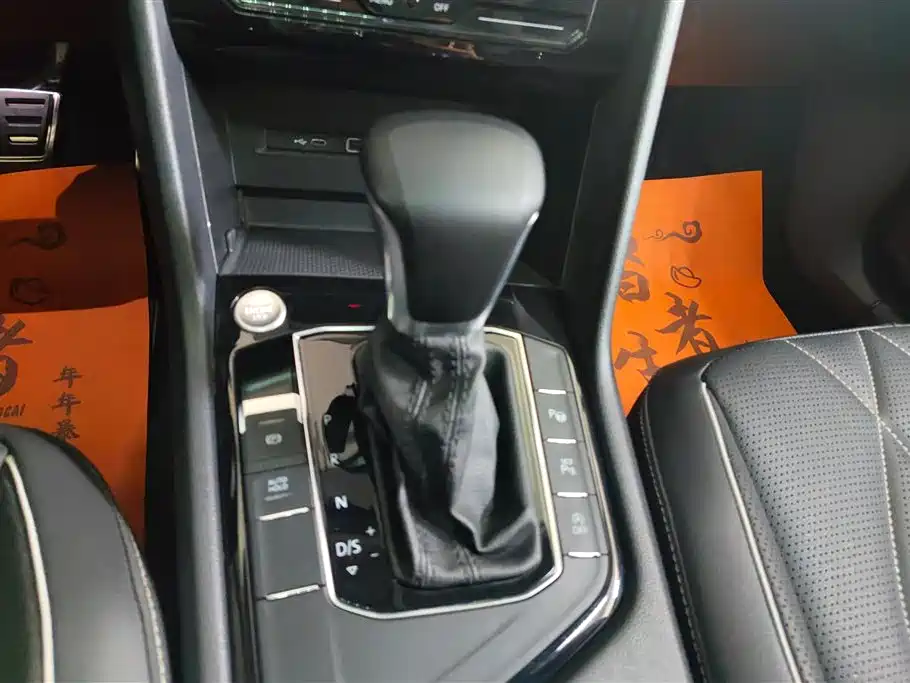 Volkswagen Tiguan L 2022 330TSI Auto 2WD R-Line Premium Edition фото 16
