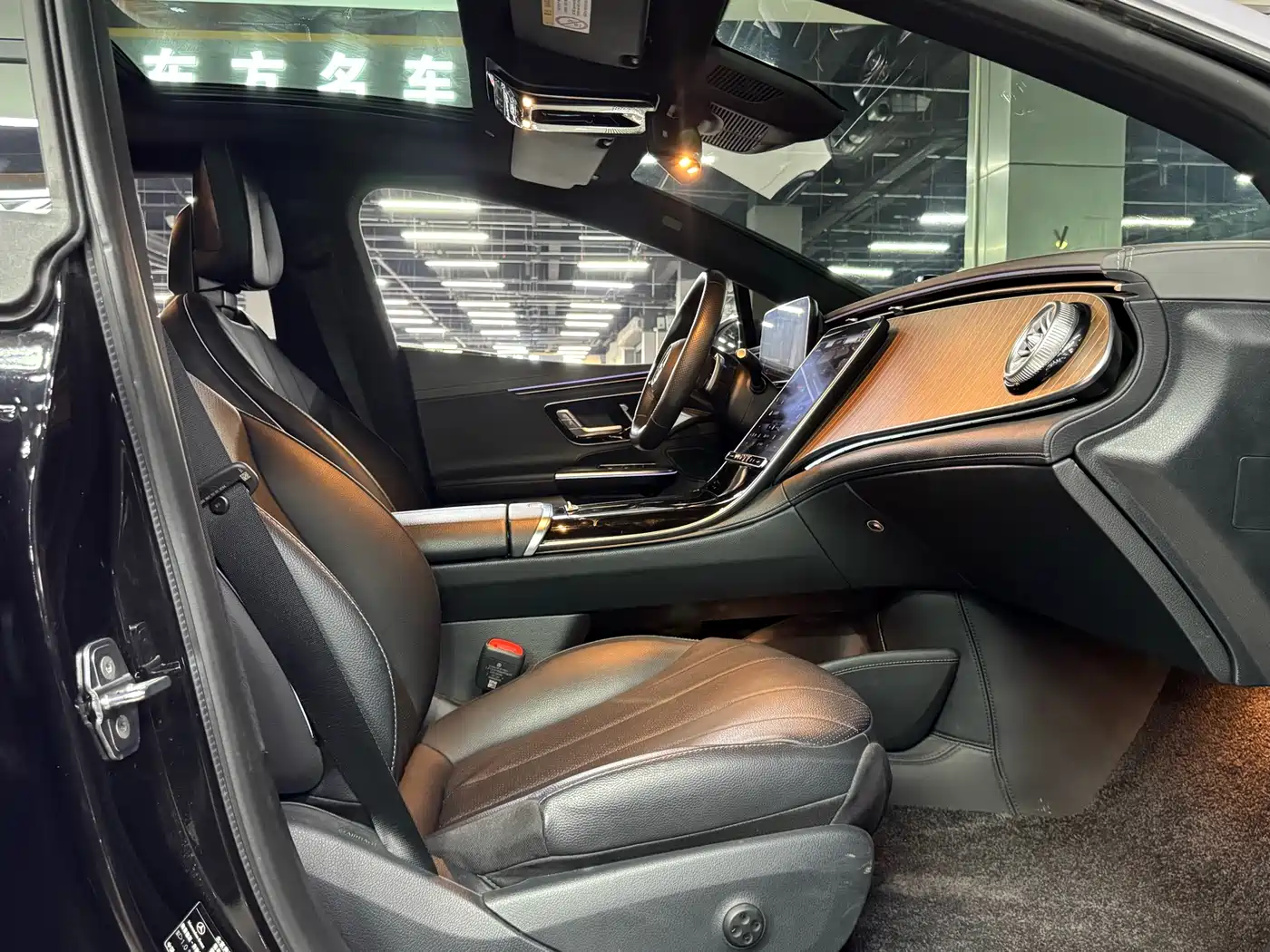 Mercedes-Benz EQE 2022 350 Luxury Edition фото 16