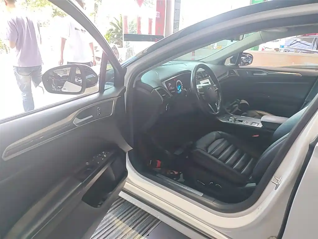 FORD MONDEO