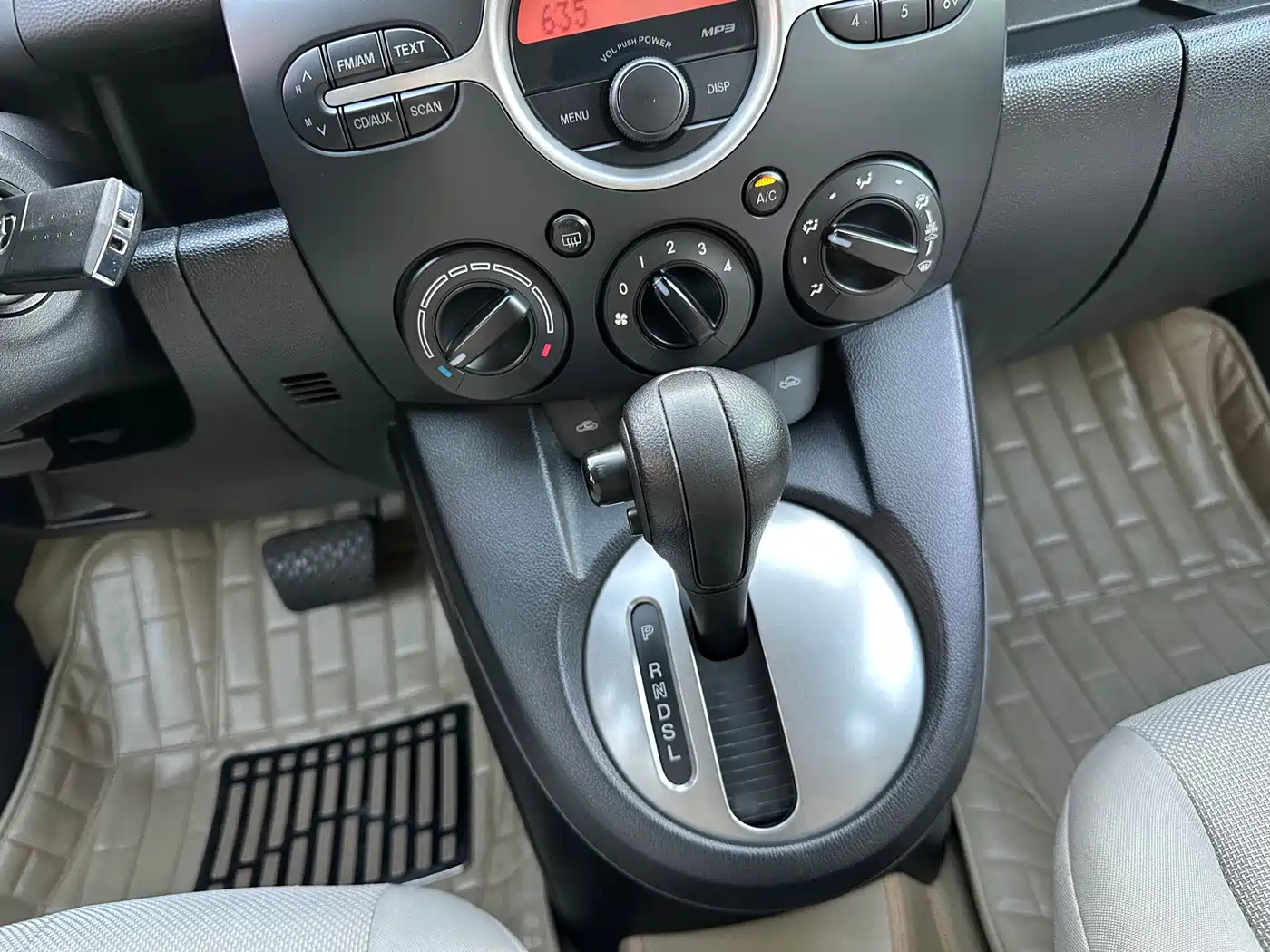 Mazda 2 2012 2011 XuanDong 1.3L Automatic Standard