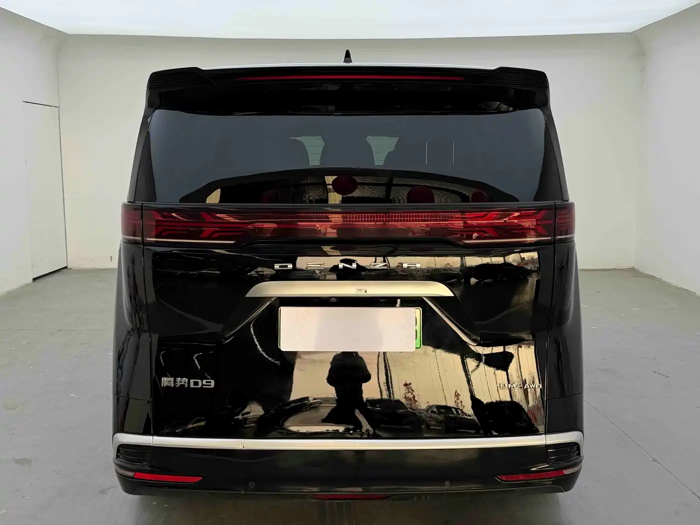 Denza D9 2024 DM-i 980 AWD Flagship фото 8