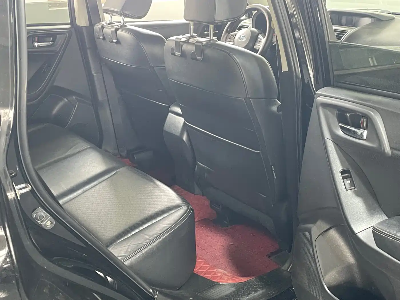 Subaru Forester 2015 2.5i Special Commemorative Edition фото 14
