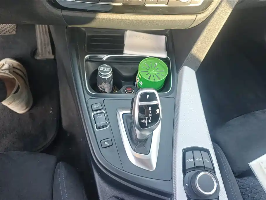 BMW 3 Series 2017 320i M Sport фото 16