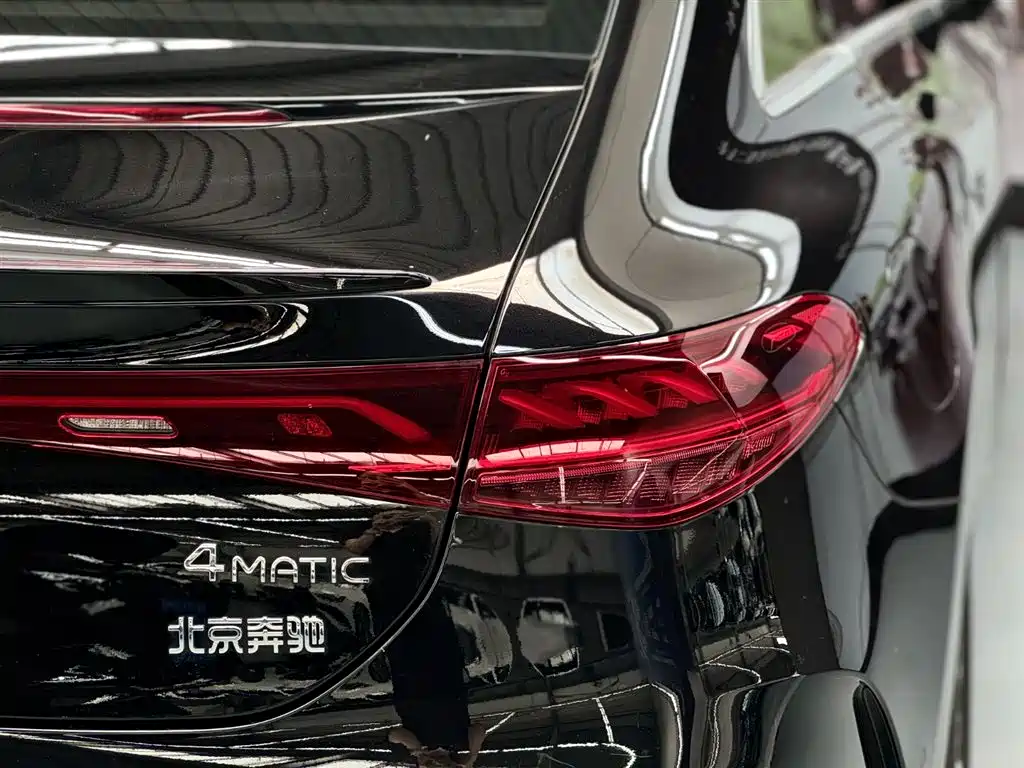 Mercedes-Benz EQE 2025 Model 500 4MATIC Luxury Edition фото 5