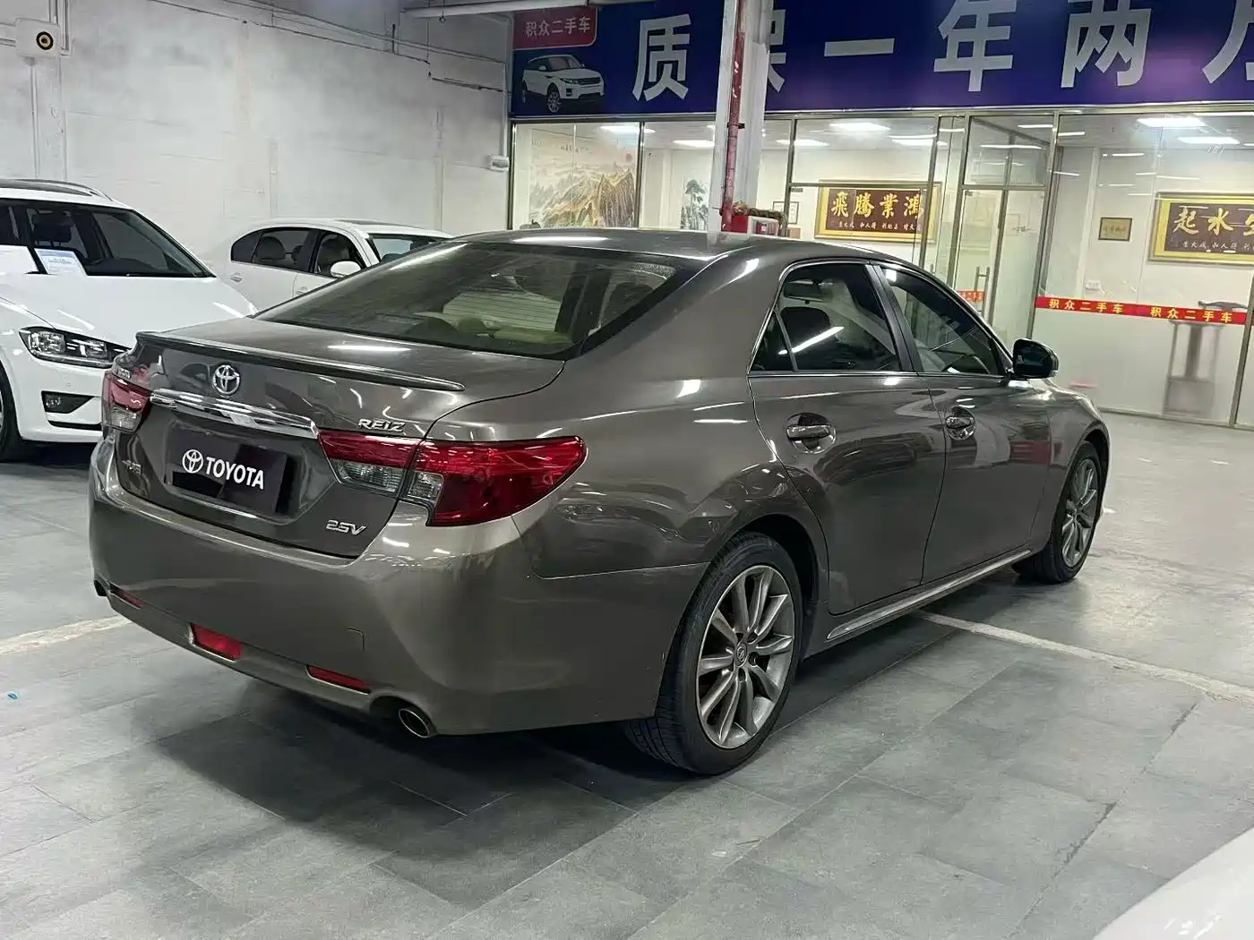 Toyota Reiz 2013 2.5V Premium Edition фото 7