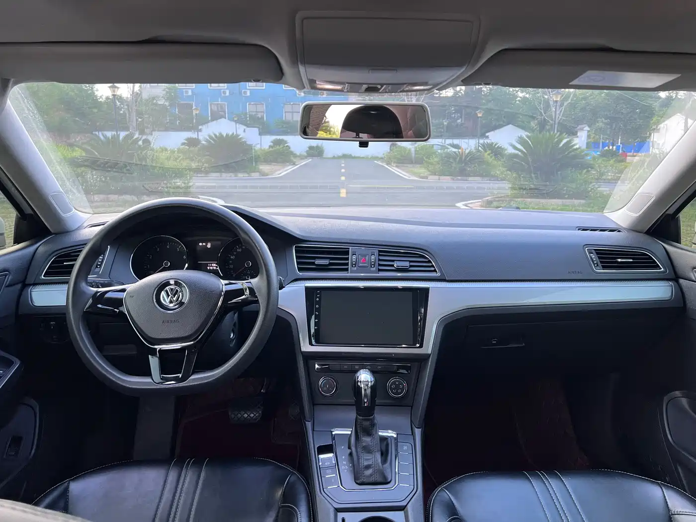 Volkswagen Lamando 2015 230TSI DSG Style фото 7