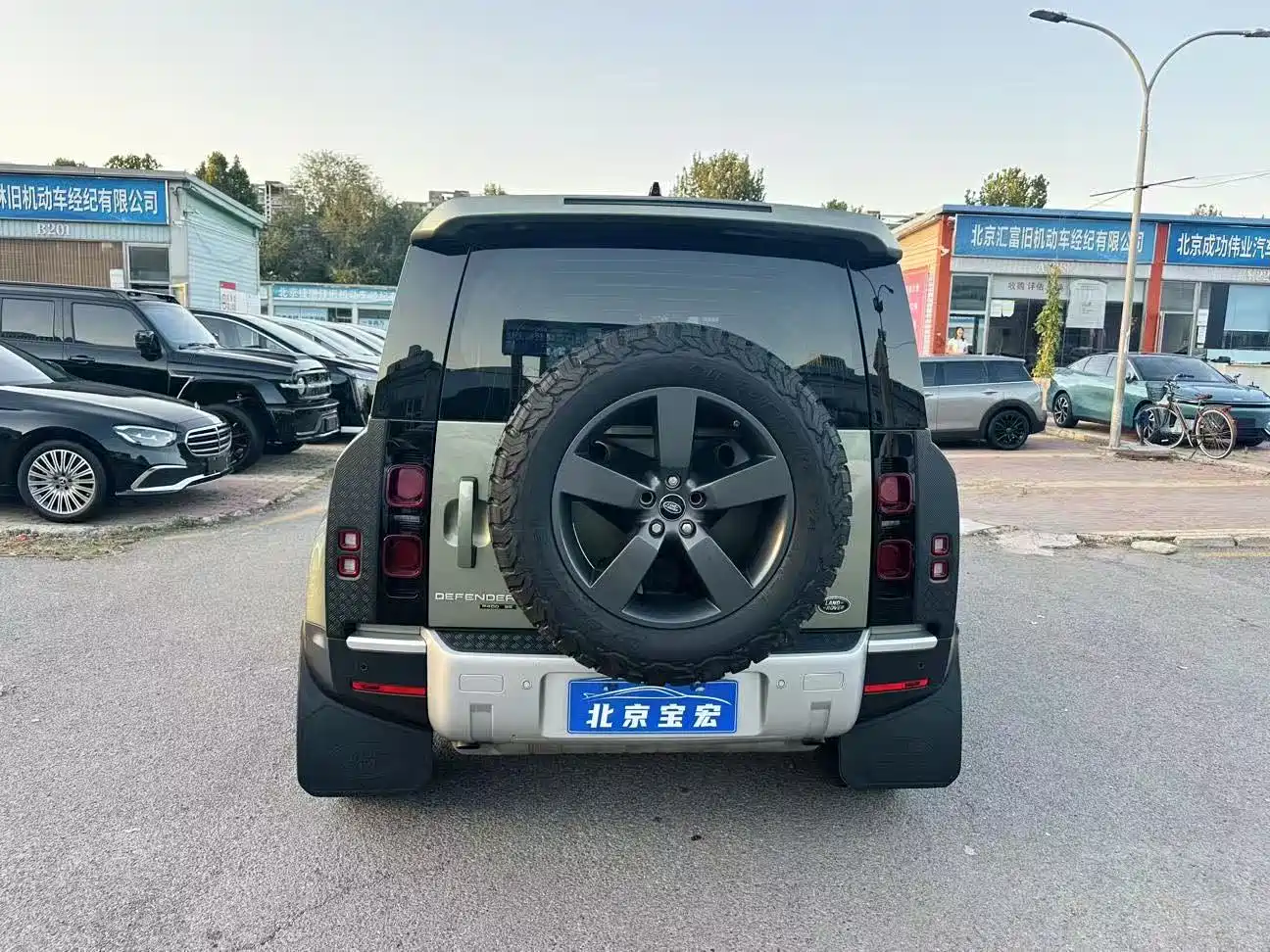 Land Rover Defender 2020 Model 110 P400 SE фото 14