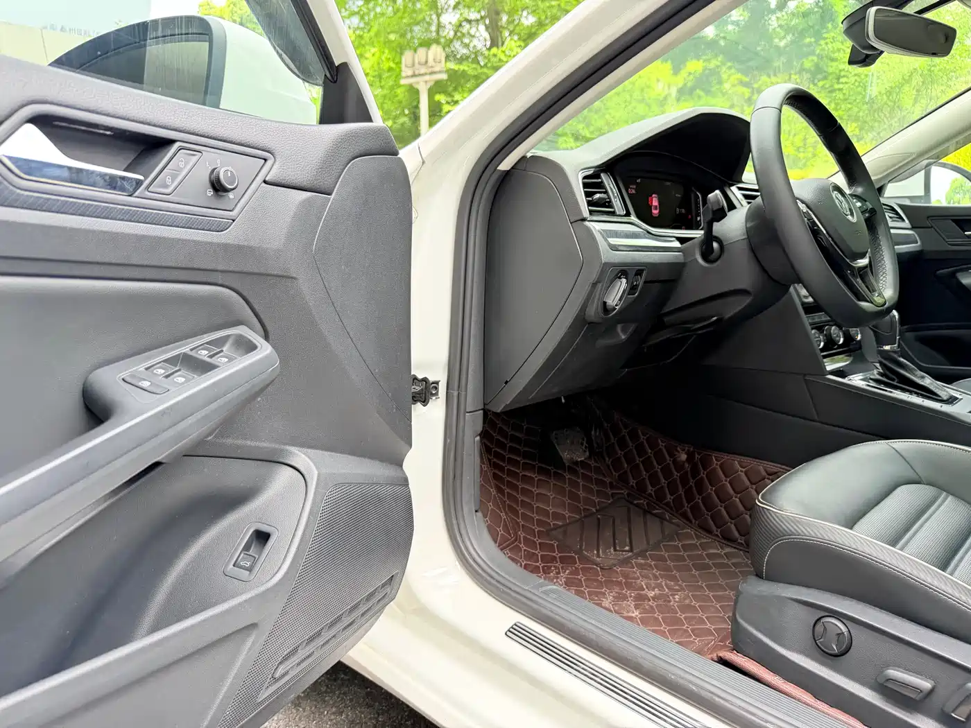 Volkswagen Lamando 2019 280TSI DSG Luxury Edition China V фото 13
