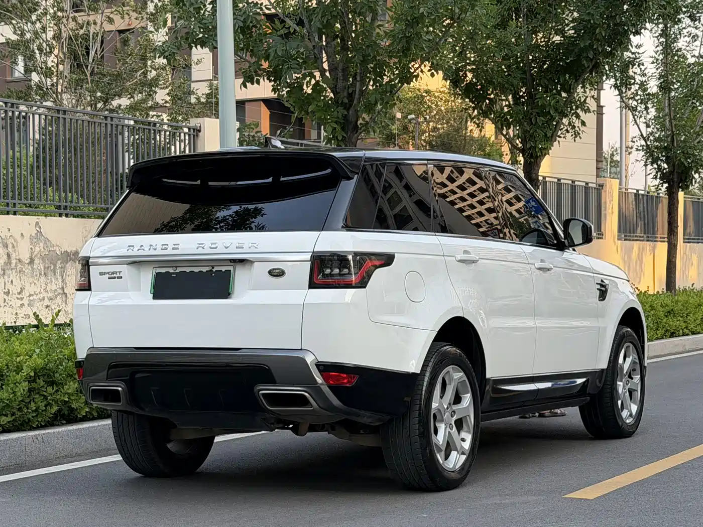 Land Rover Range Rover Sport PHEV 2018 Model P400e фото 7