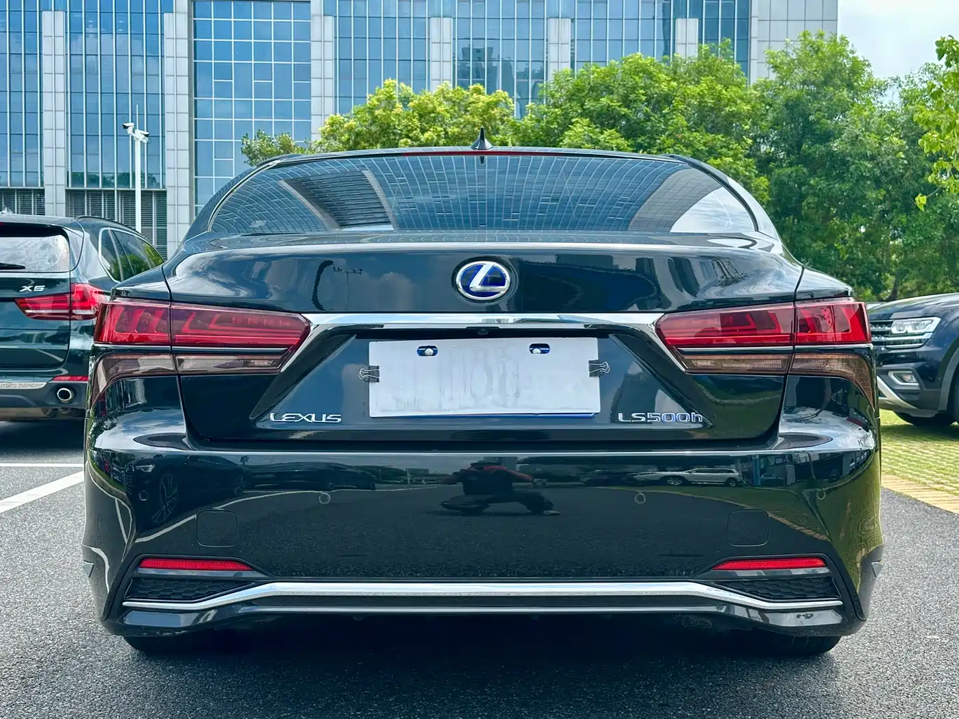 Lexus LS 2021 500h Premium Edition фото 13