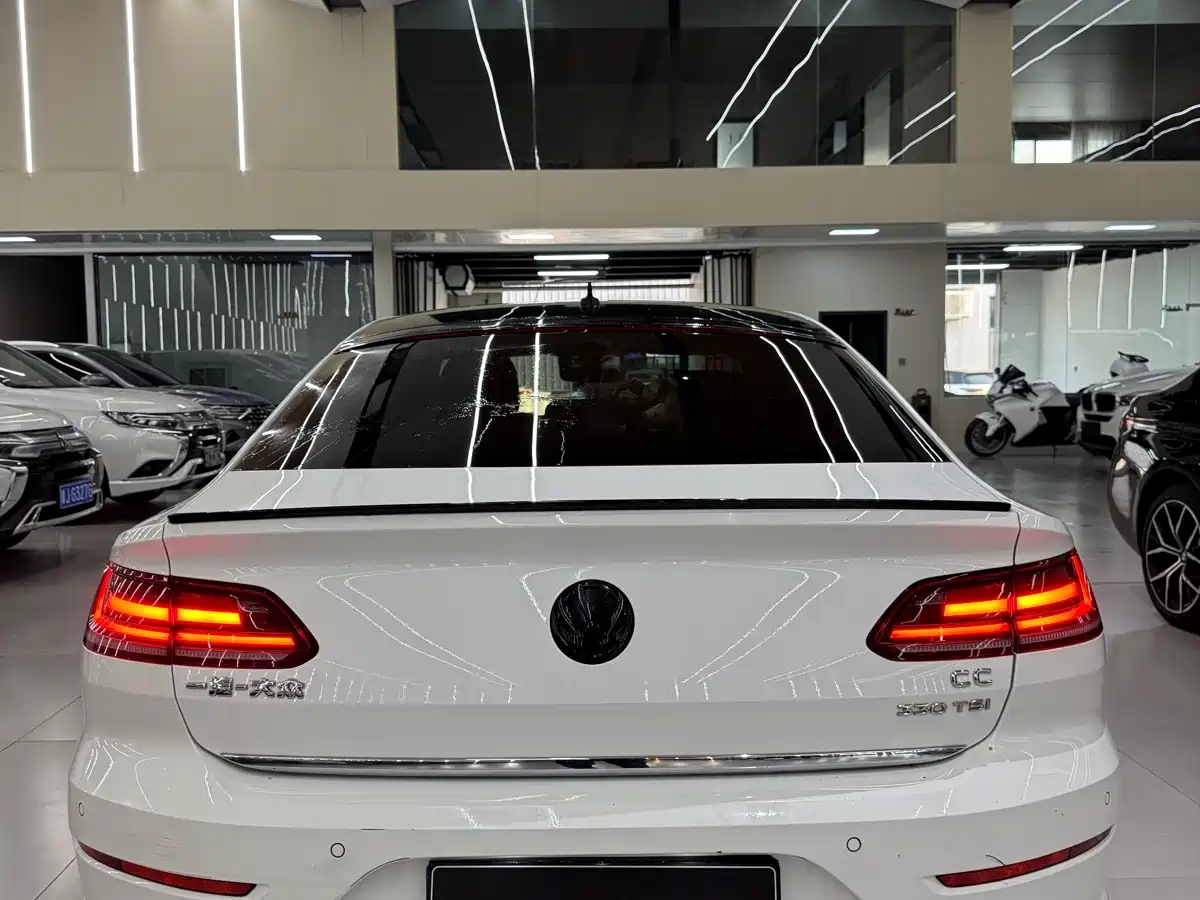 Volkswagen FAW-Volkswagen CC 2019 330TSI Charm Edition China VI фото 8
