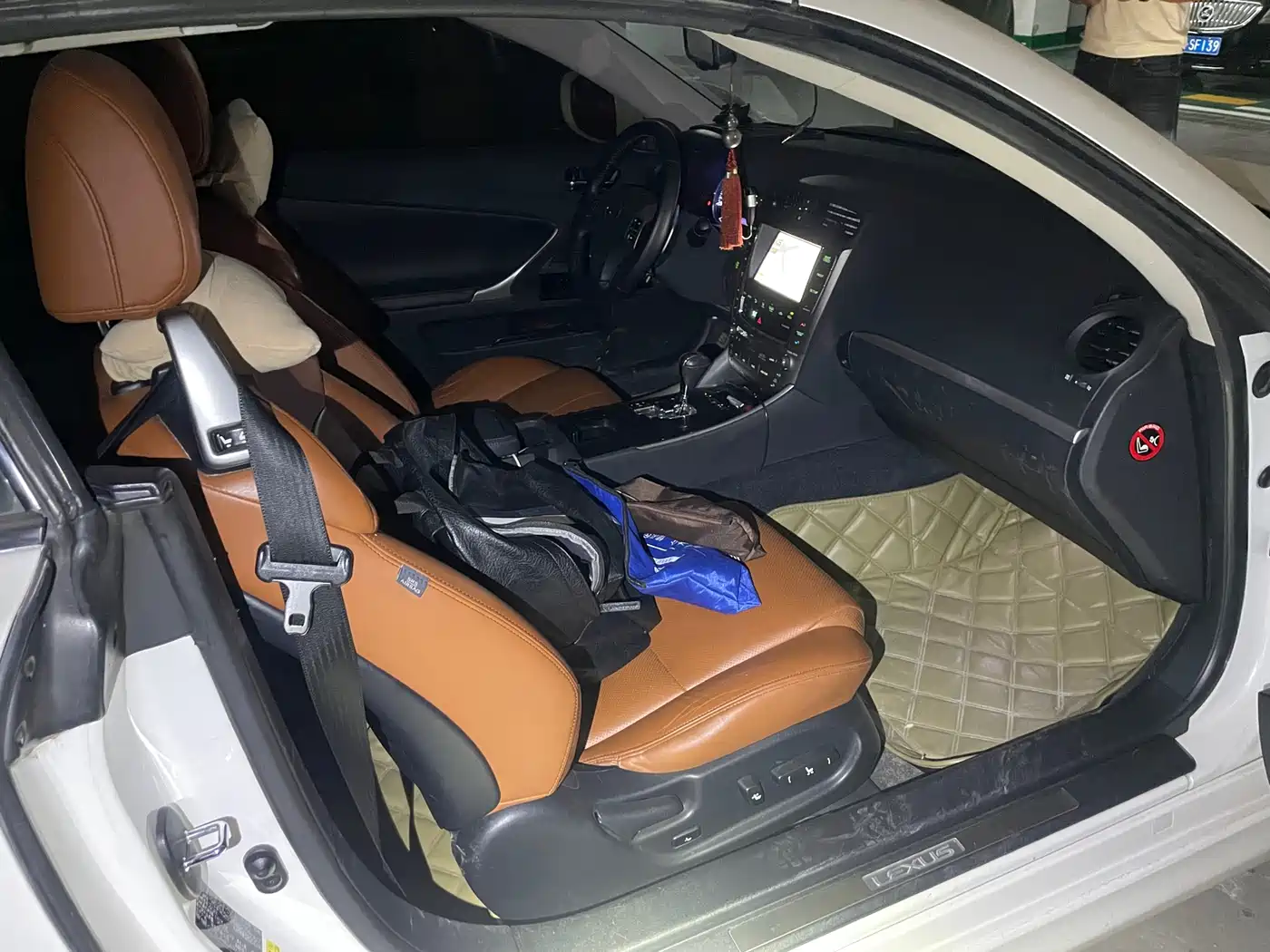 Lexus IS 2011 250C фото 7
