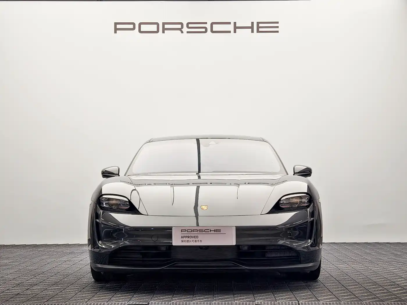 Porsche Taycan фото 5