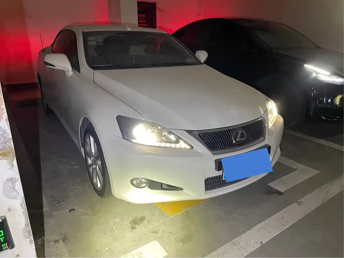 Lexus IS 2011 250C фото 3