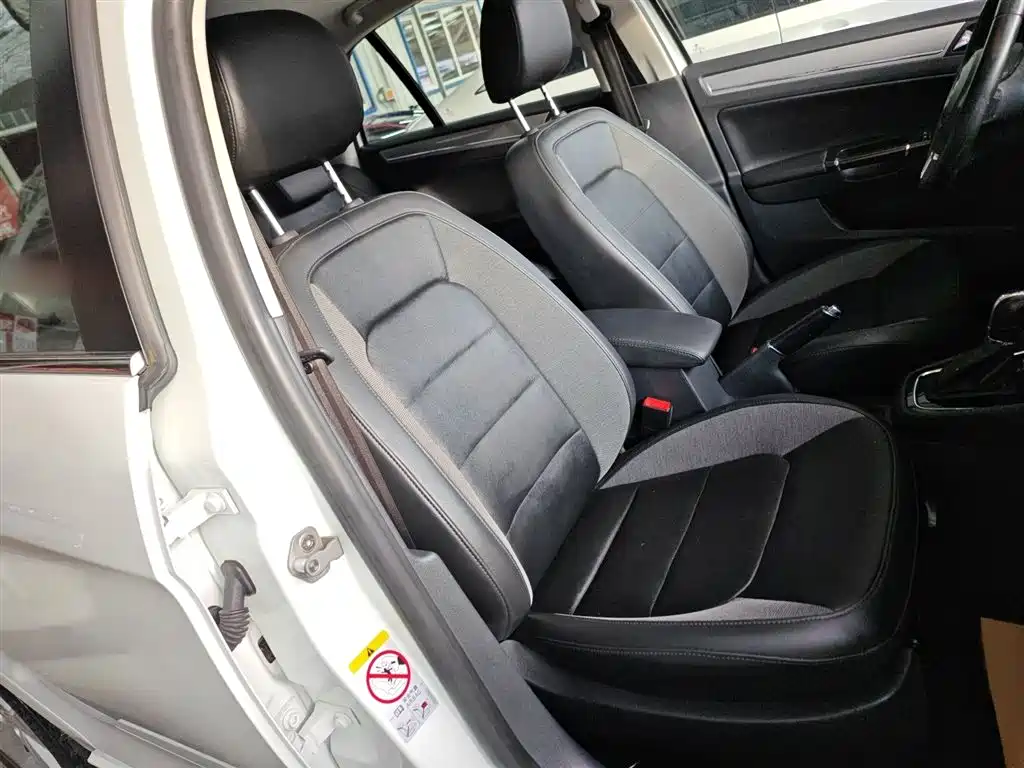 Volkswagen Bora 2015 Quality Edition 1.6L Automatic Comfort фото 3
