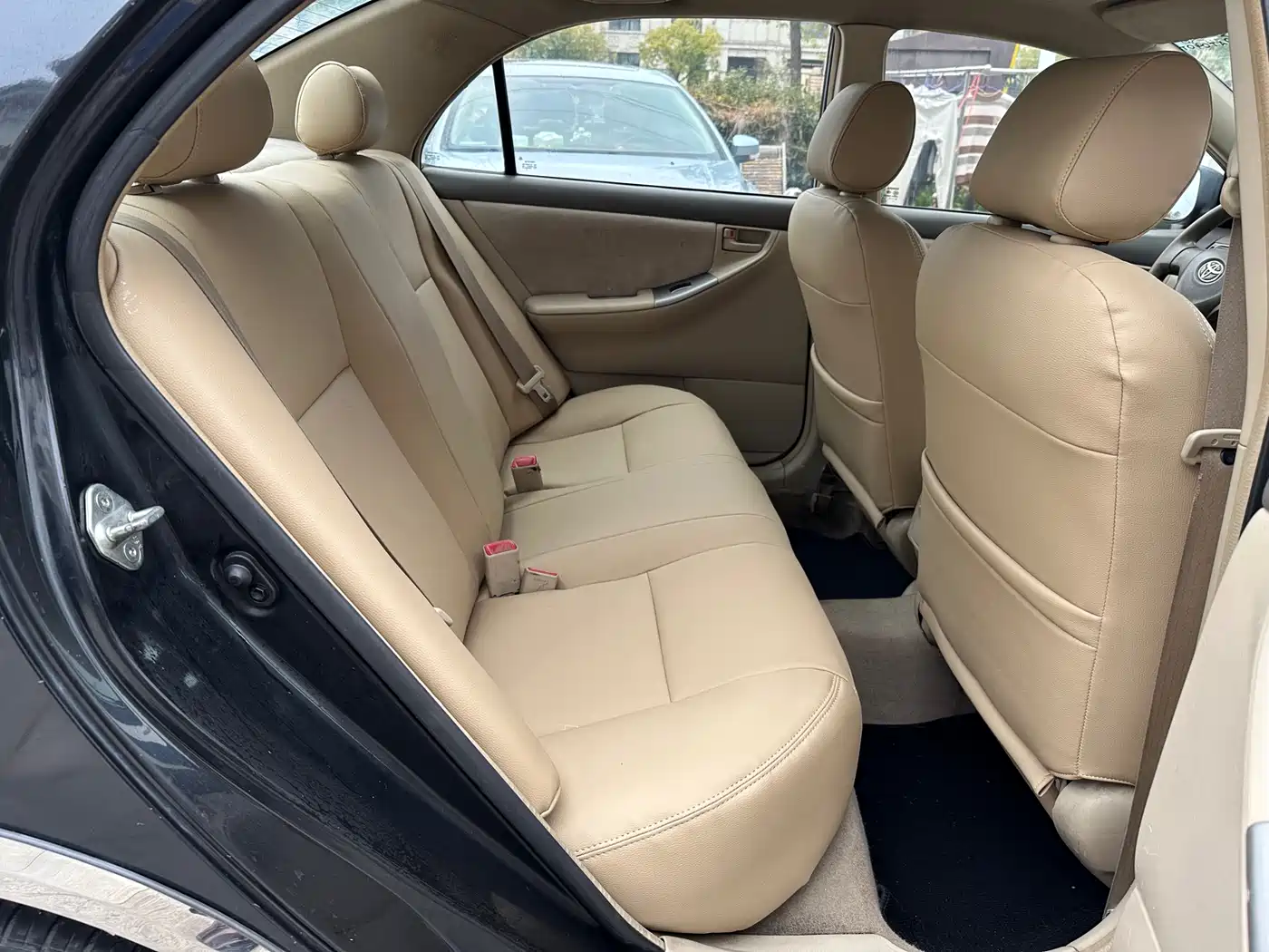 Toyota Corolla 2011 1.6L Manual Classic Edition фото 8