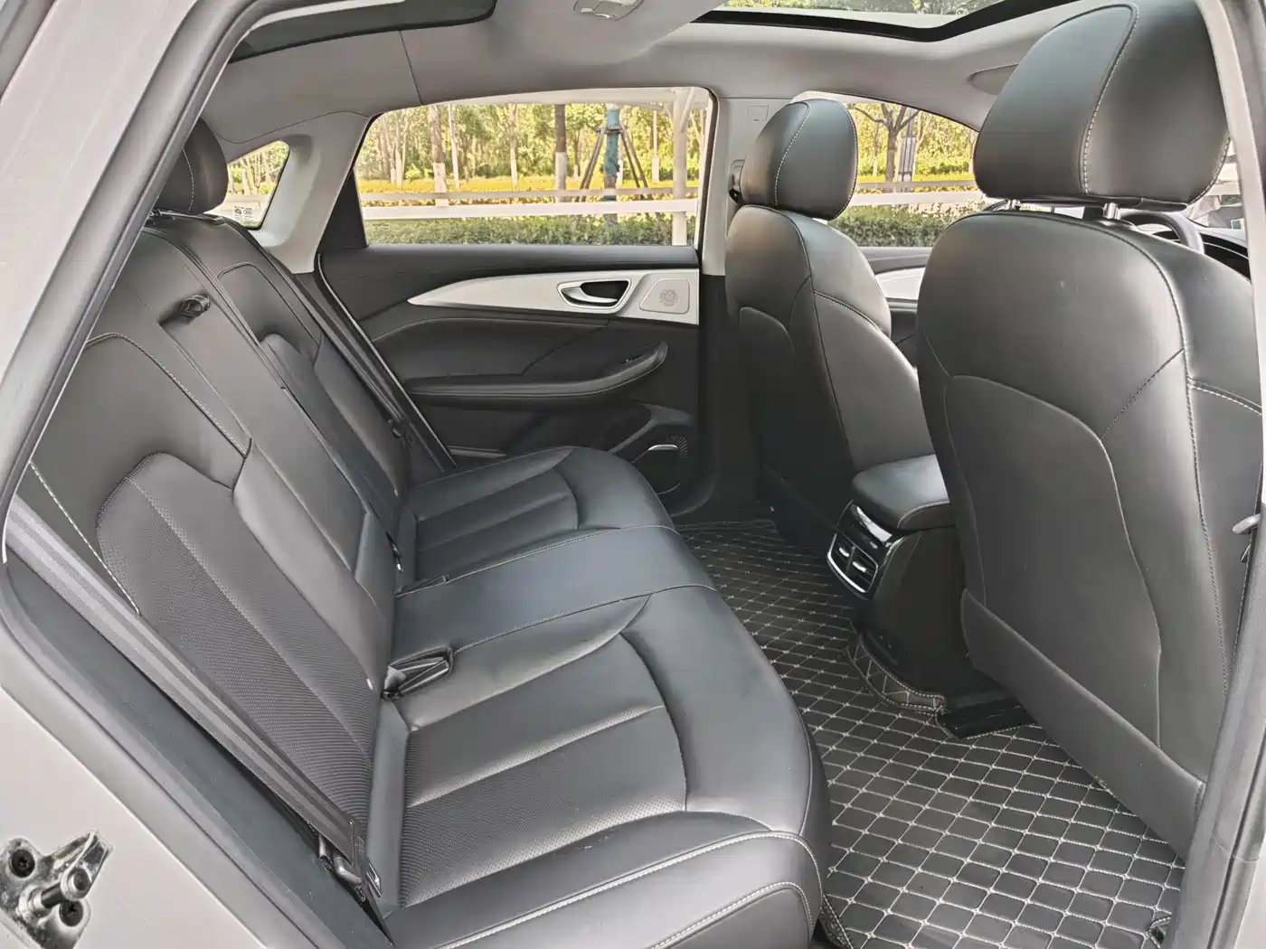 Roewe i6 MAX EV 2024 2023 EV 420 Sunroof Special Edition