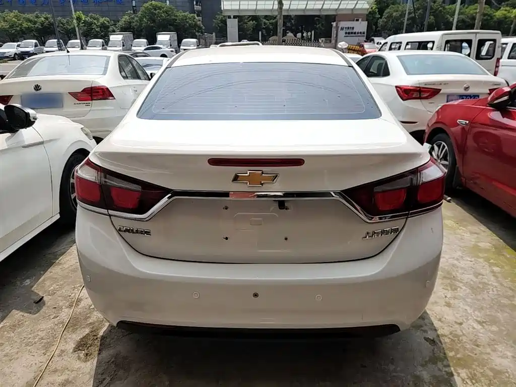 Chevrolet Cruze 2016 1.5L Automatic Fashion Sunroof Edition фото 6