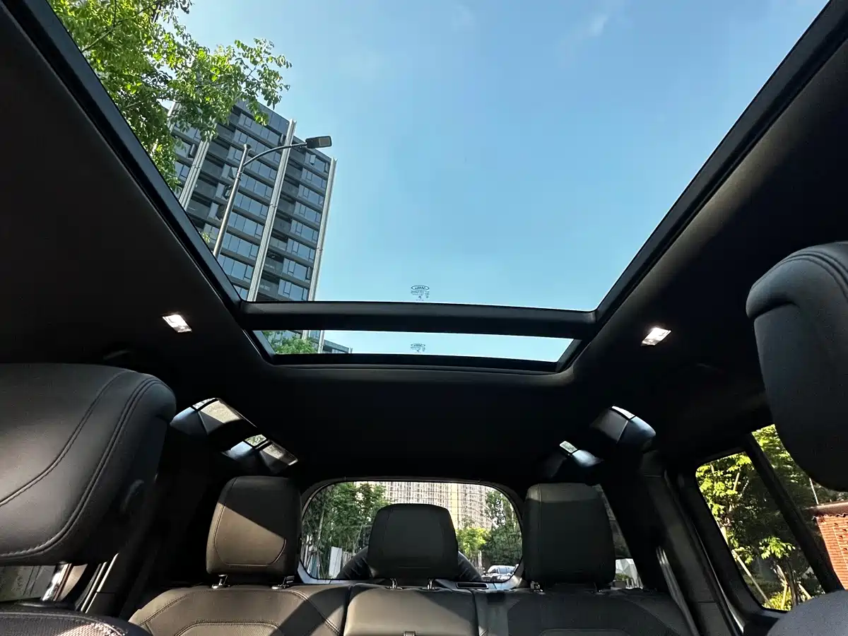 Land Rover Defender 2023 Facelift 110 3.0T P400 X-DYNAMIC HSE фото 30