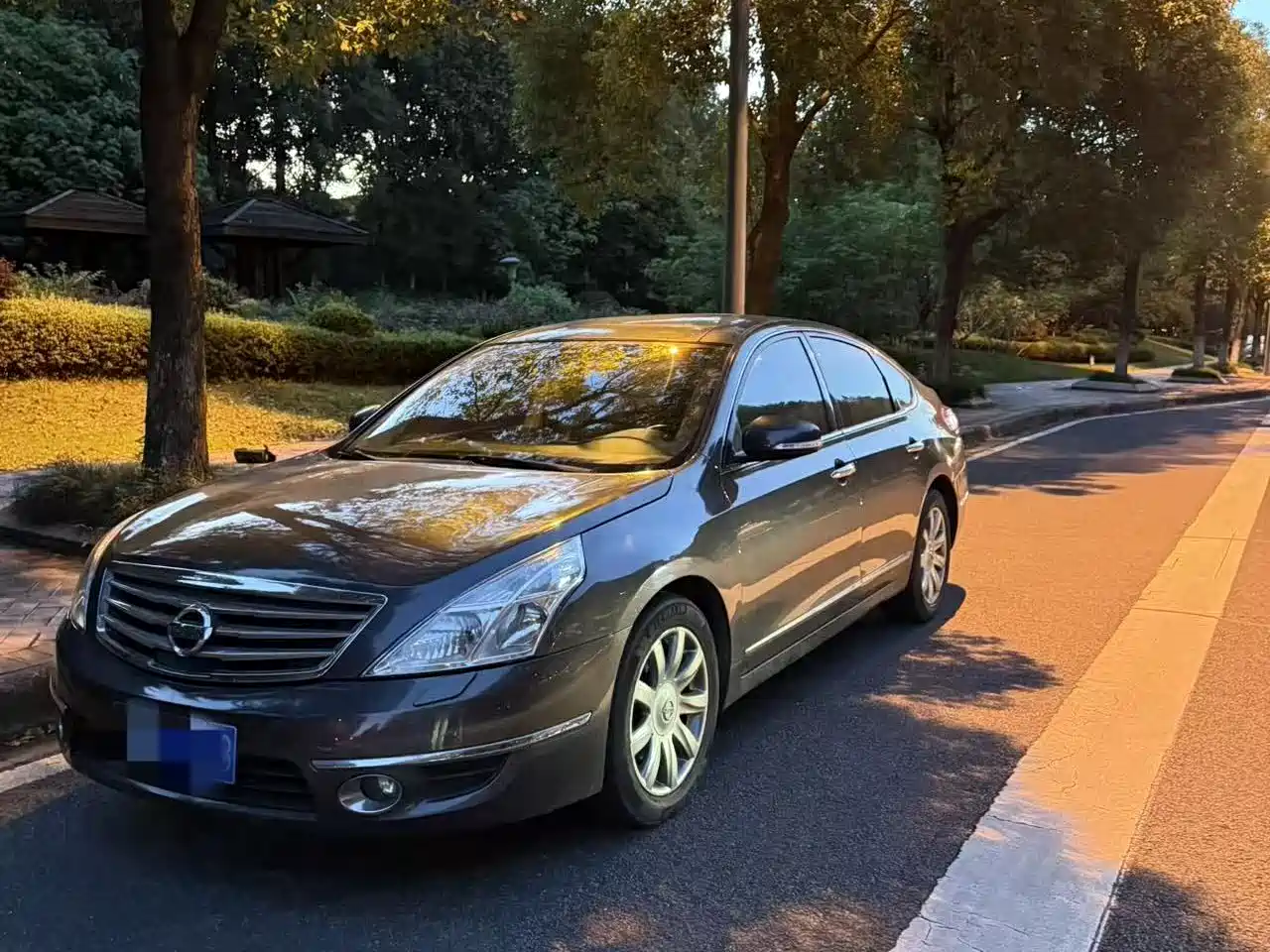 Photo 1 - Nissan Teana