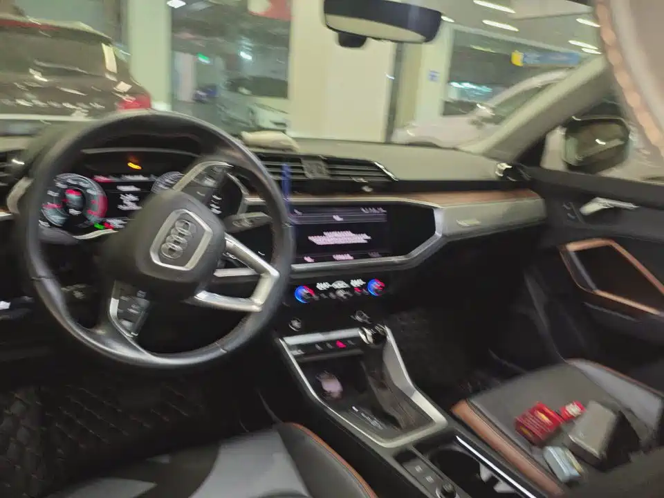 Audi Q3 2022 35 TFSI Fashion Elegance фото 3