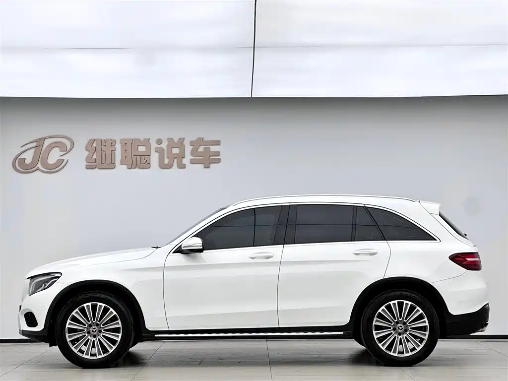 Mercedes-Benz GLC 2017 GLC 200 4MATIC фото 3