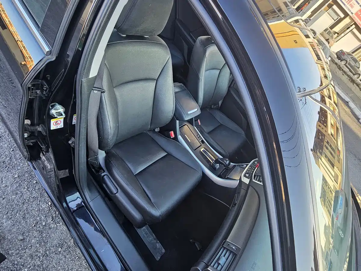 Honda Accord 2014 2.0L LX Comfort Edition фото 8