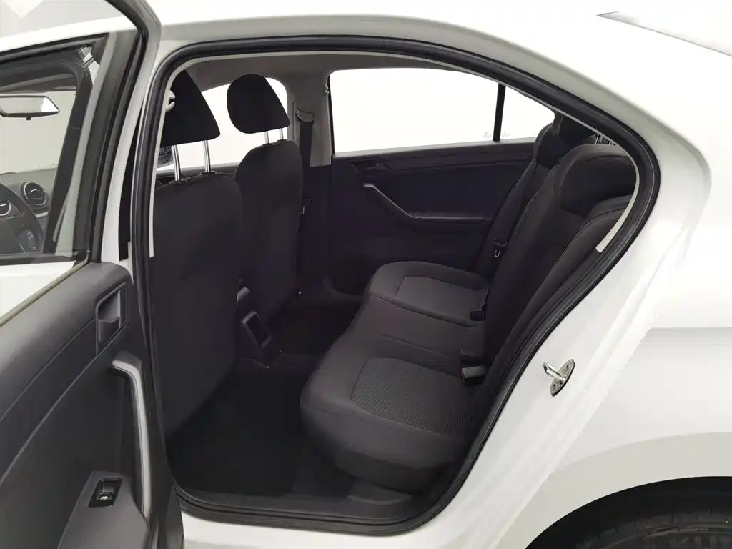 Volkswagen Jetta 2019 Dream Edition 1.5L Manual Fashion фото 15