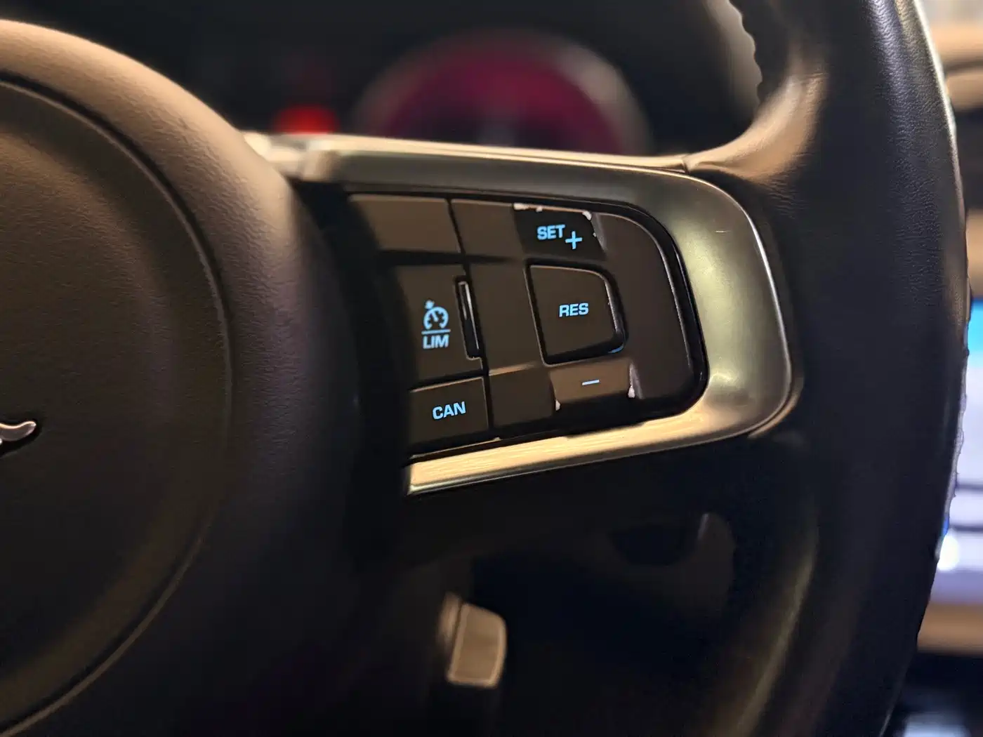 Jaguar F-PACE 2017 2018 2.0T 4WD Urban Premium Edition