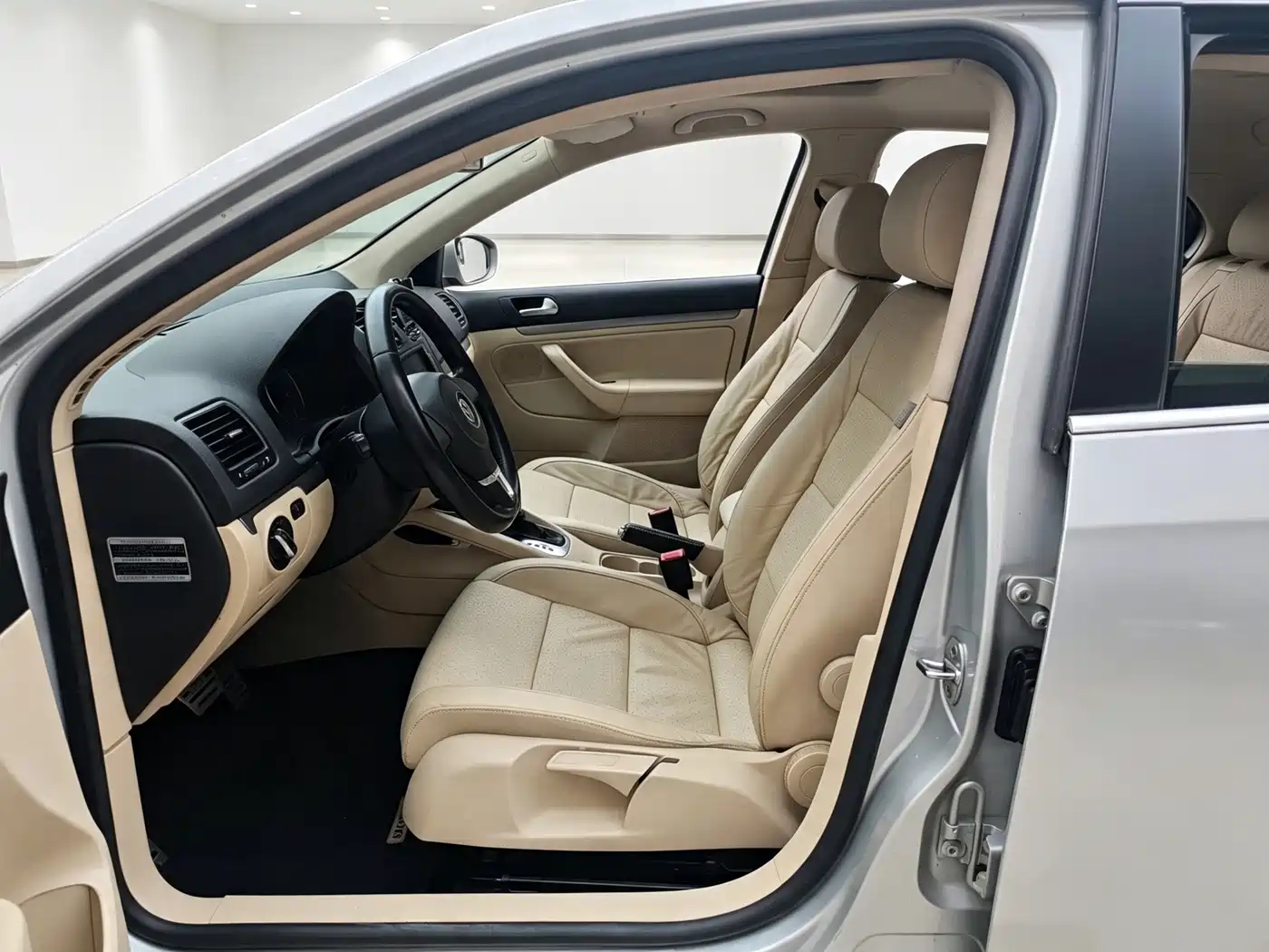Volkswagen Sagitar 2011 2011 1.4TSI Auto Luxury