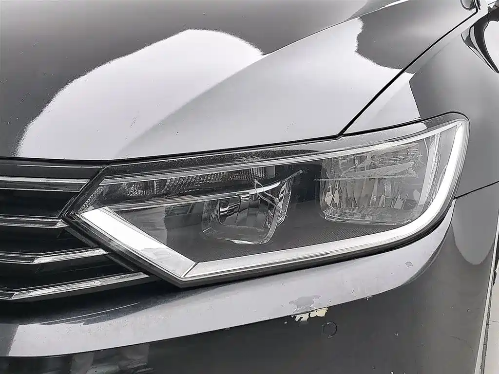 Volkswagen Magotan 2018 280TSI DSG Comfort фото 7