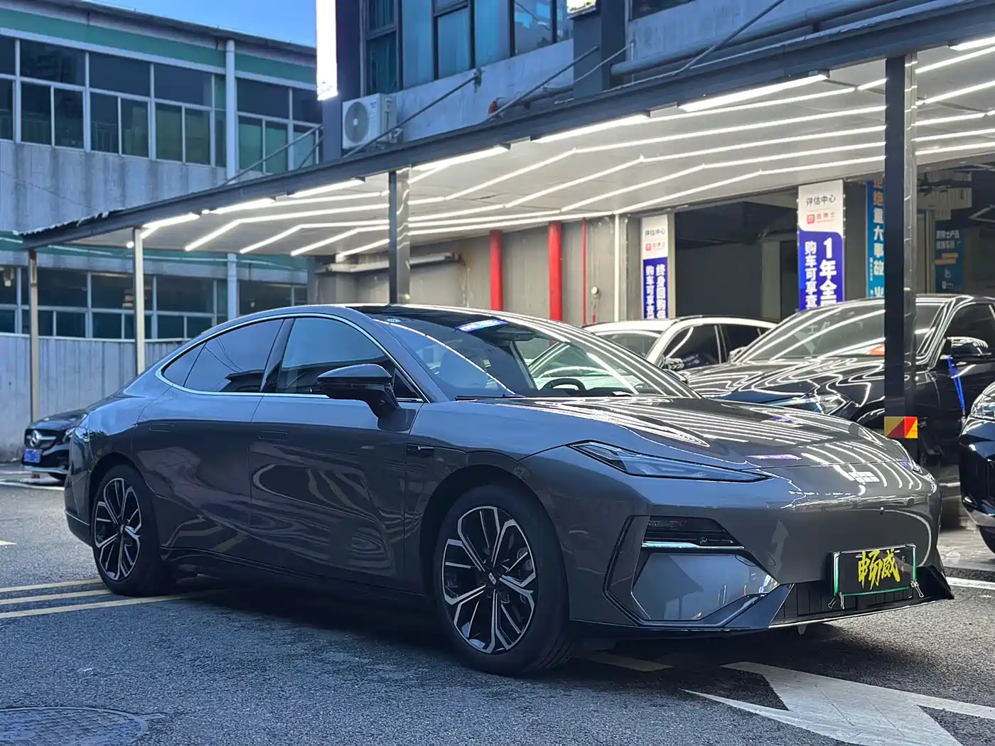 Geely Galaxy Galaxy E8 2025 700km Long Voyage Smart Drive Edition фото 3